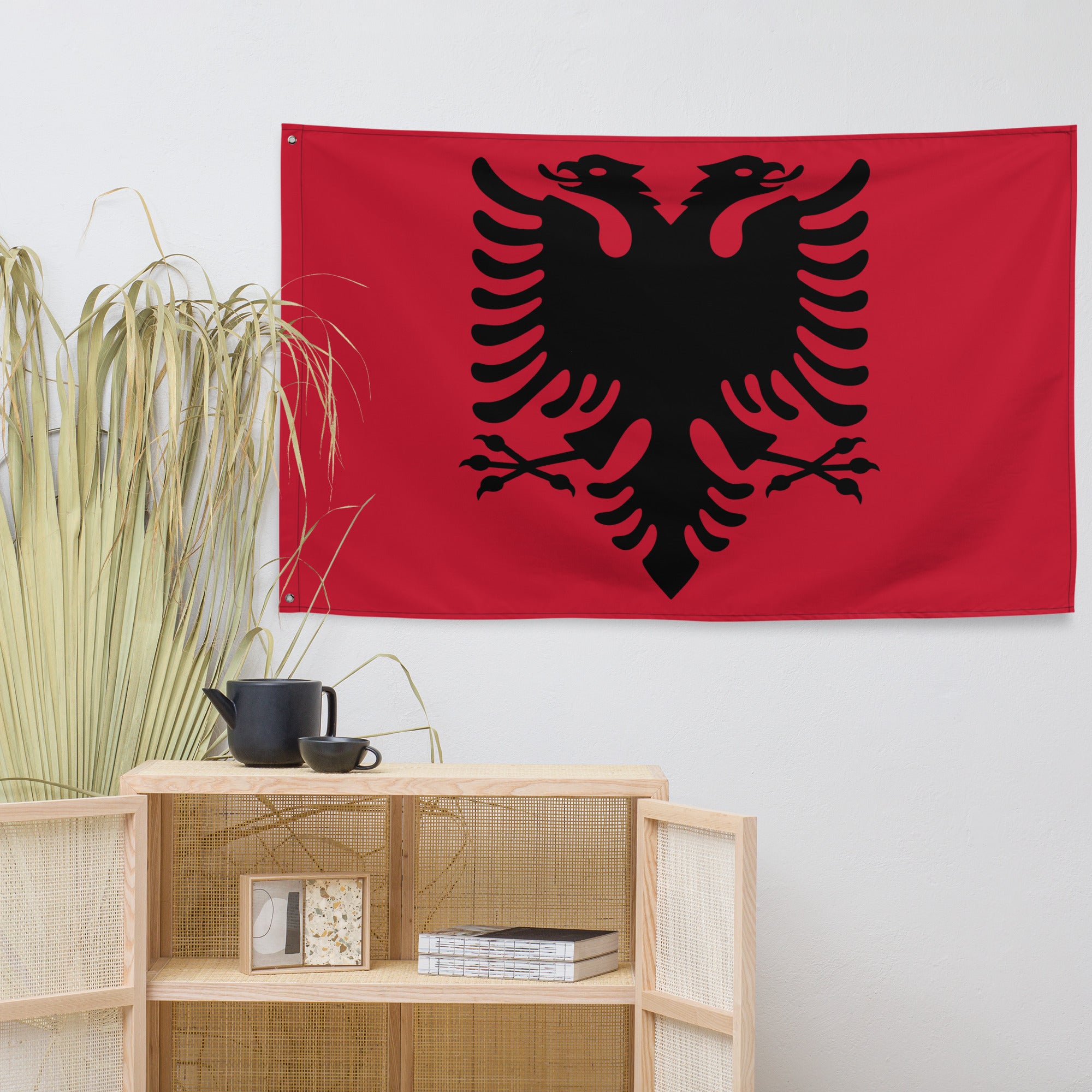 Albanian Flag | Flamuri shqiptar kuq e zi